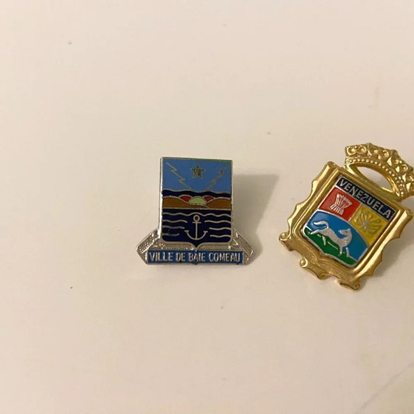 Vintage Lot of 6 Assorted Pins Venezuela Rio Negro Sevilla Ville de Baie Comeau - Picture 11 of 16